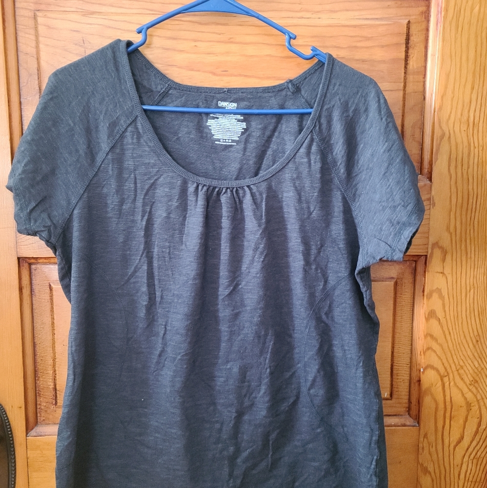 Tee shirt